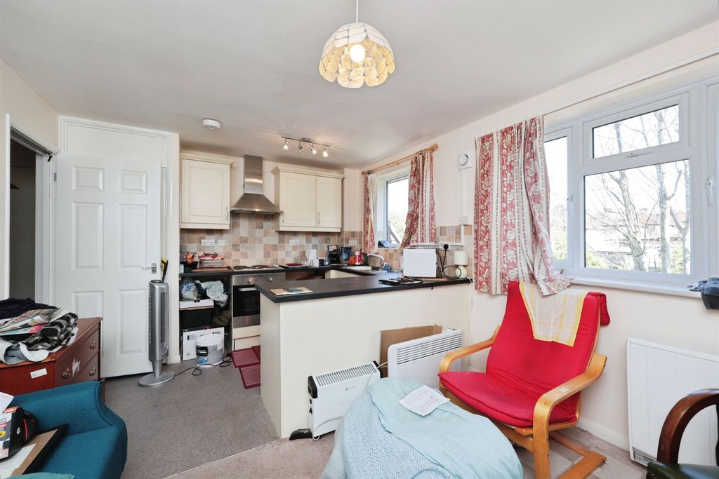 Property photo 3 of 11
