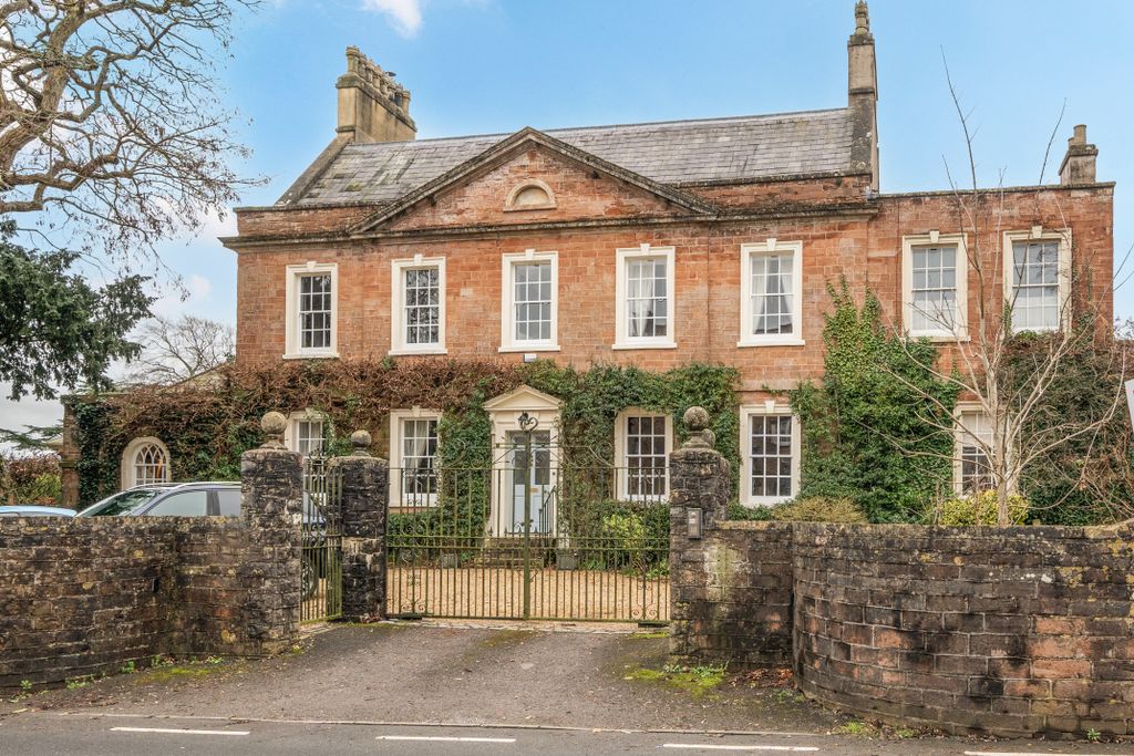 Property photo 1 of 53