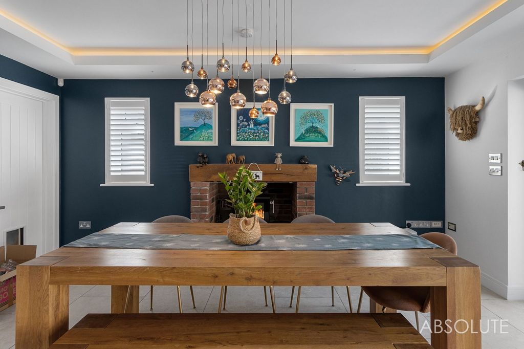 Property photo 3 of 42