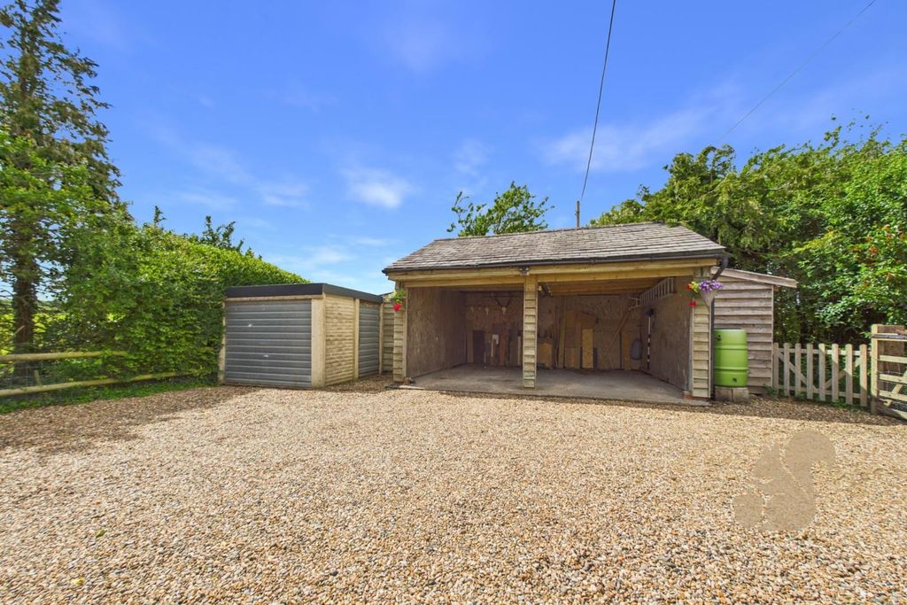 Property photo 2 of 37 Carport &amp; Garage