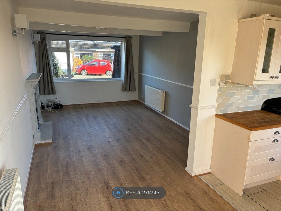 Property photo 2 of 26