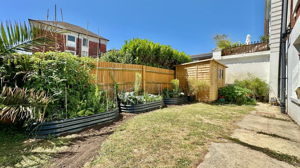 Property photo 2 of 22