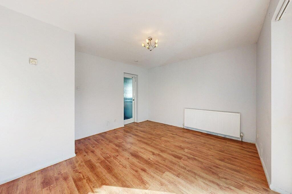 Property photo 3 of 7 Davidson Frost-Wellings, Dfw, The Seasons, Septemb