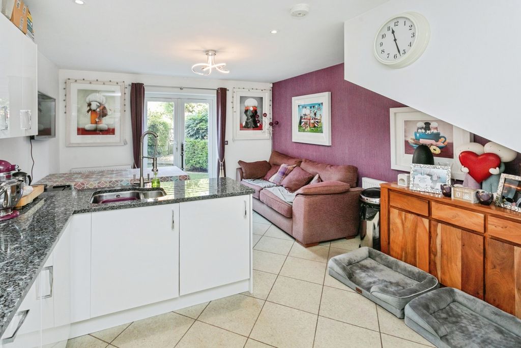Property photo 3 of 17 Photo