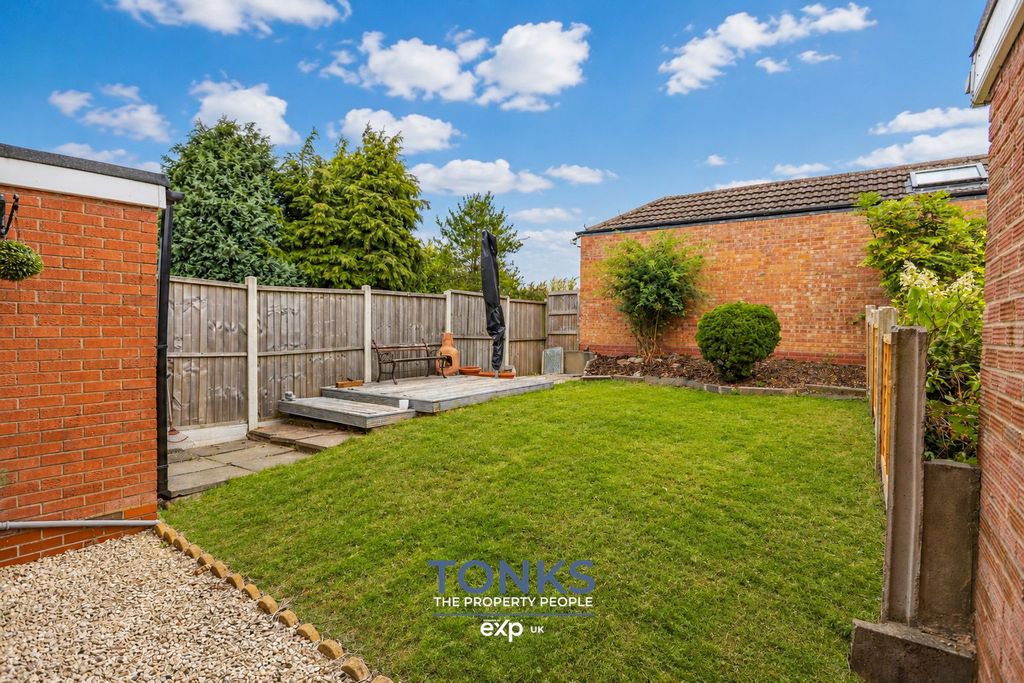Property photo 2 of 23