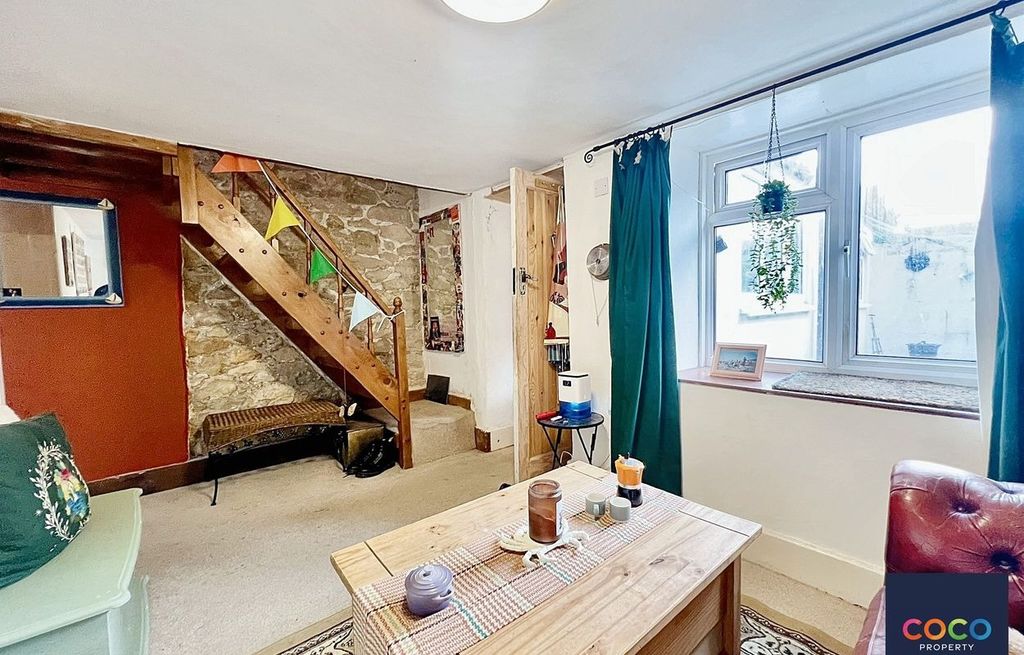 Property photo 3 of 12 4774634