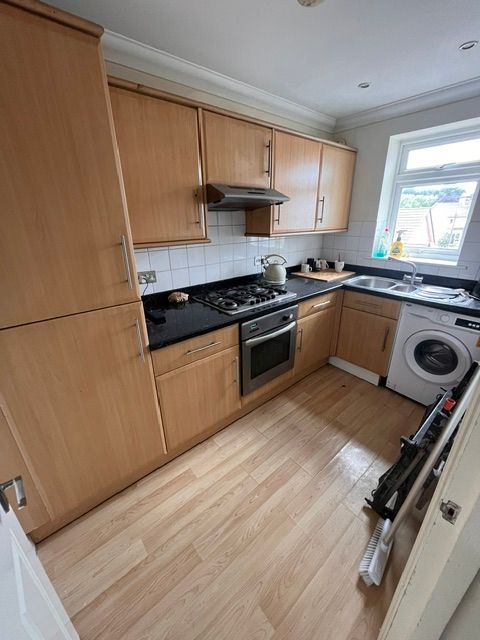 Property photo 1 of 7 Kitchen