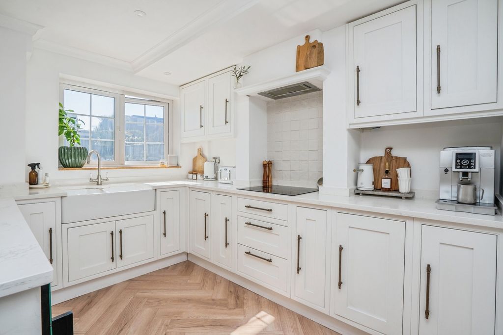 Property photo 3 of 15 Pbox-Img.Jpg