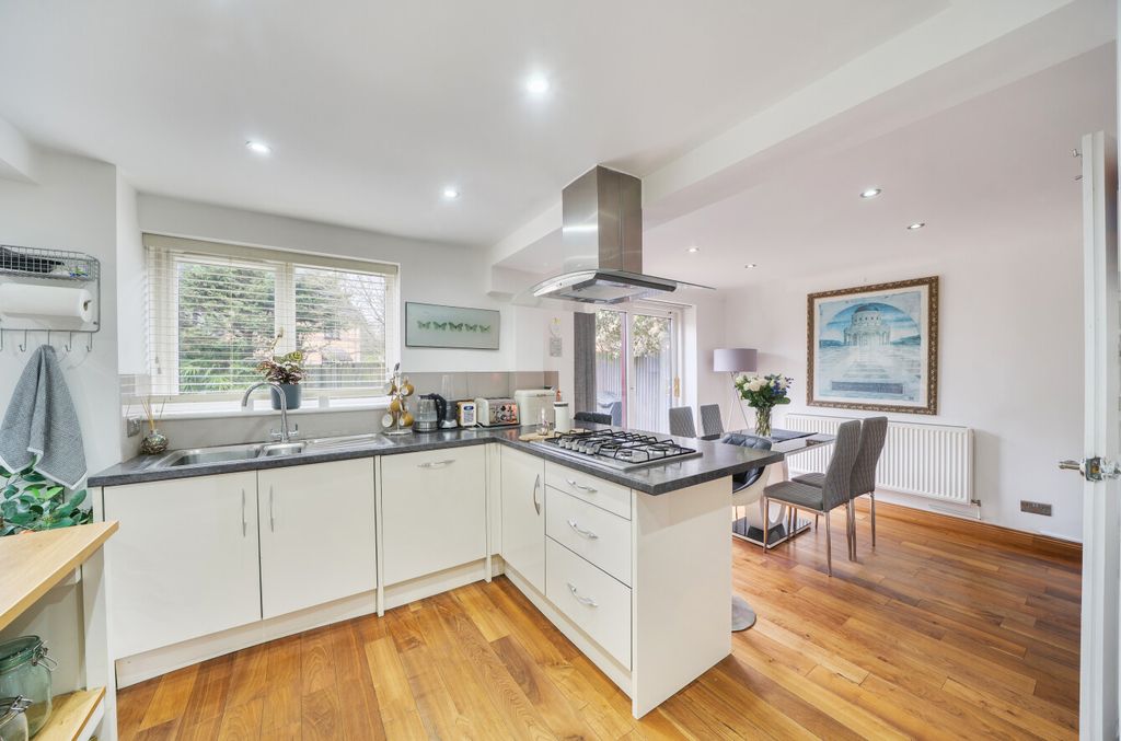 Property photo 2 of 25 1396994-22-696E3c...