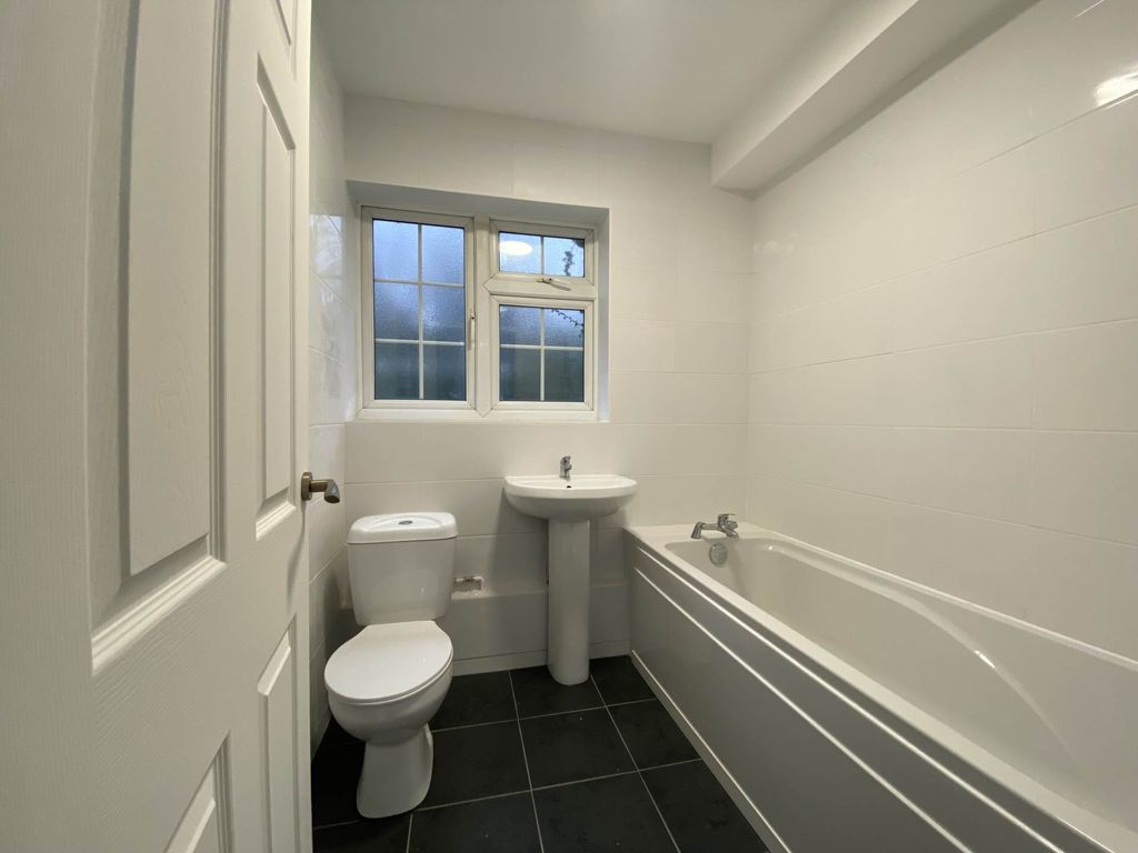 Property photo 3 of 13 Photo