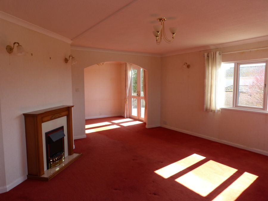 Property photo 3 of 21 Lounge