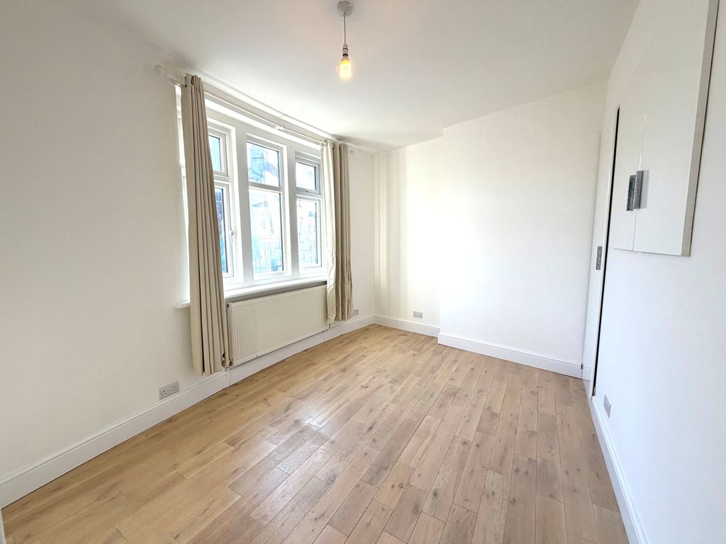 Property photo 3 of 6 Image