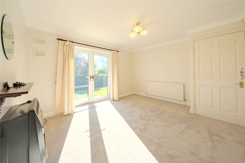 Property photo 3 of 27 Picture No. 23