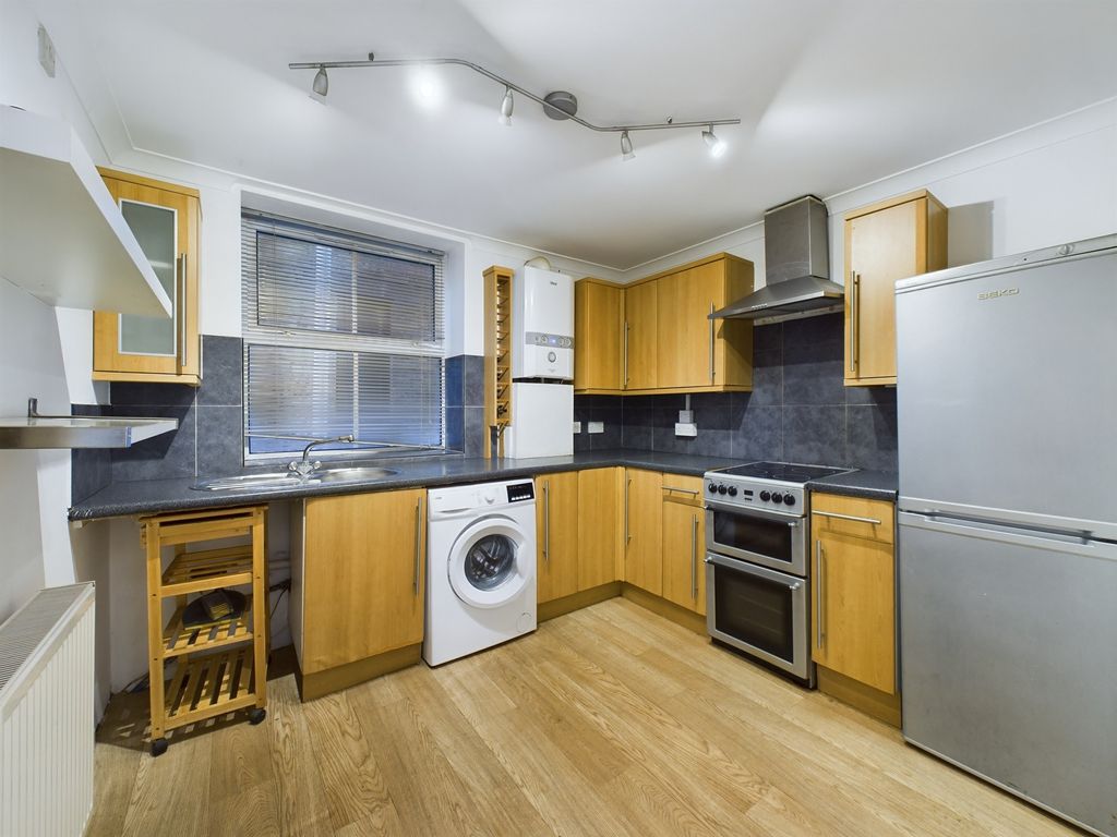 Property photo 2 of 21