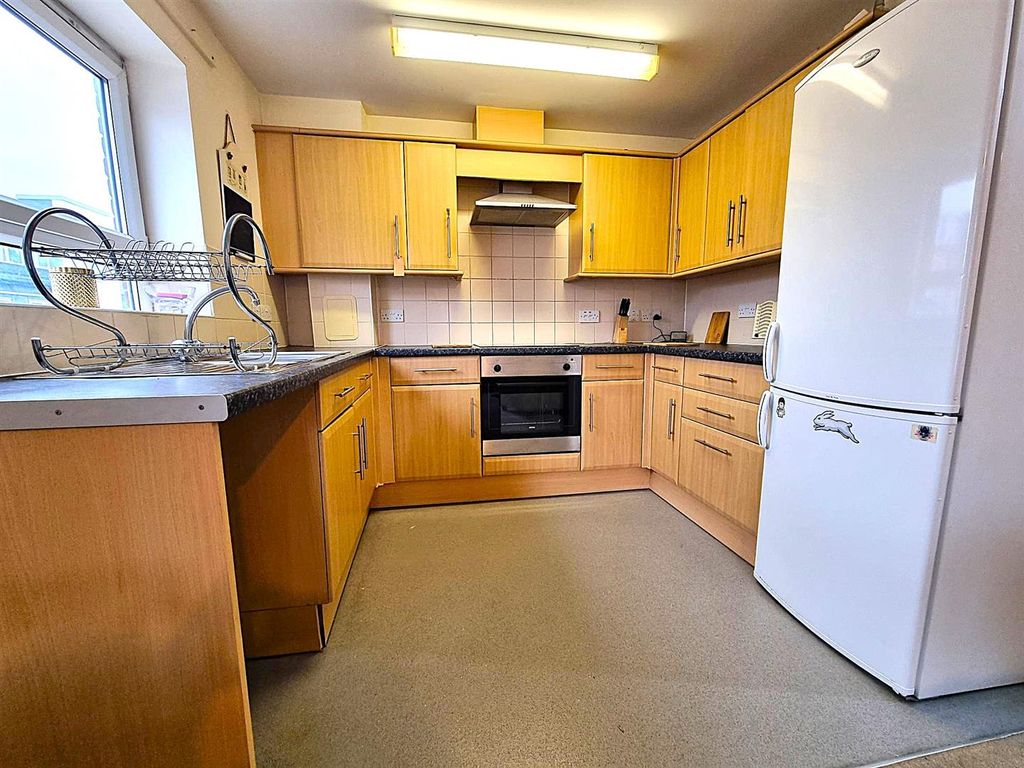 Property photo 1 of 5 Kitchen