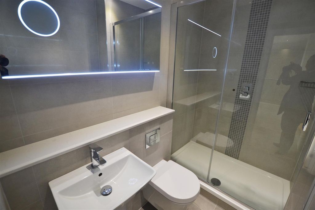 Property photo 3 of 6