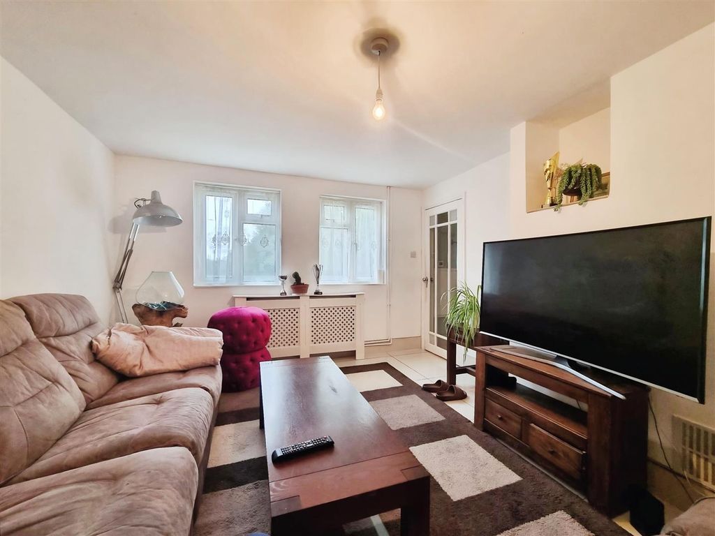 Property photo 3 of 17 0E9B2Aa5-Photo-2025-10-14-13-12-23 20 282 29.Jpg