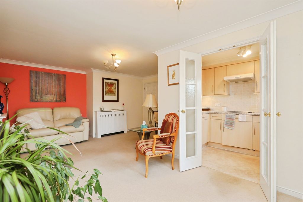 Property photo 3 of 17