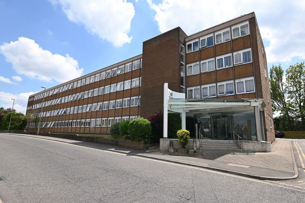 Property photo 1 of 6