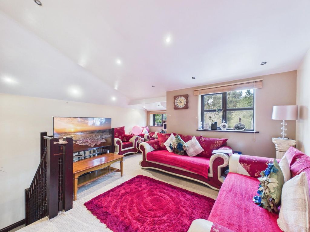 Property photo 2 of 15 Cam03182G0-Pr0045-Still008.Jpg
