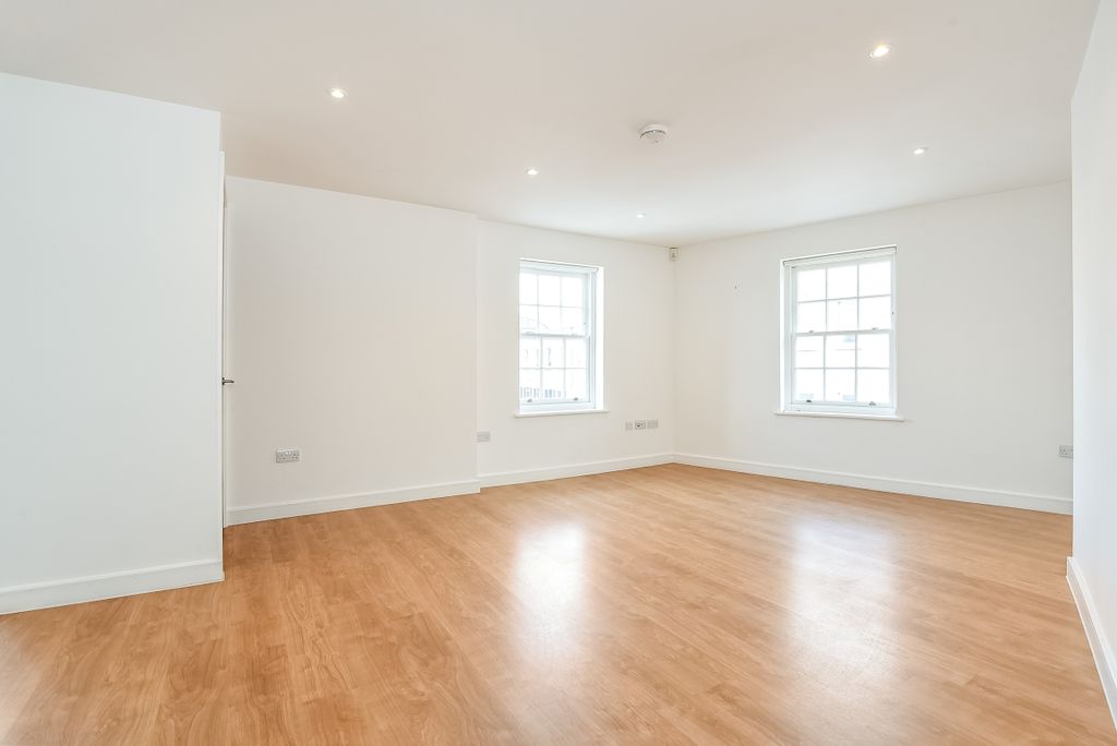 Property photo 2 of 7 Lounge2