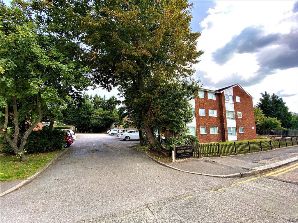 Property photo 1 of 9 New North Rd Ig6