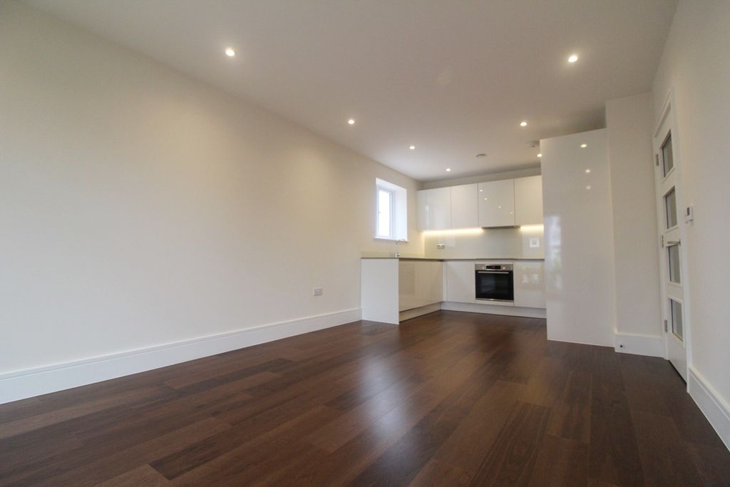 Property photo 2 of 8 Lounge