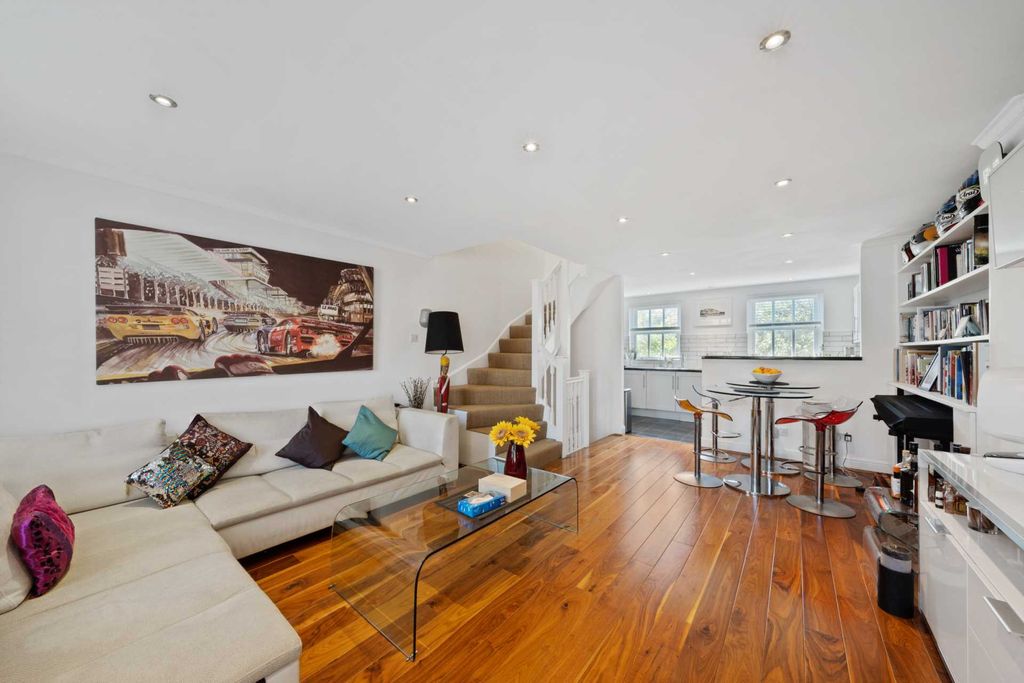 Property photo 3 of 12