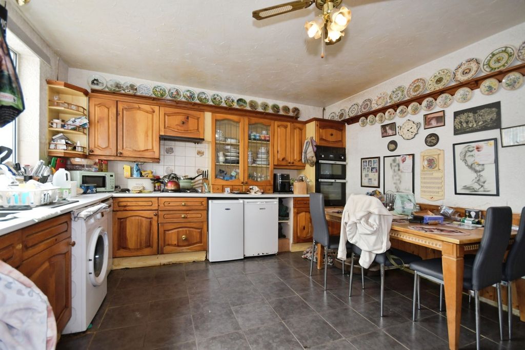Property photo 2 of 11 Pbox-Img.Jpg