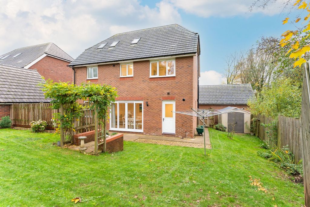 Property photo 2 of 40