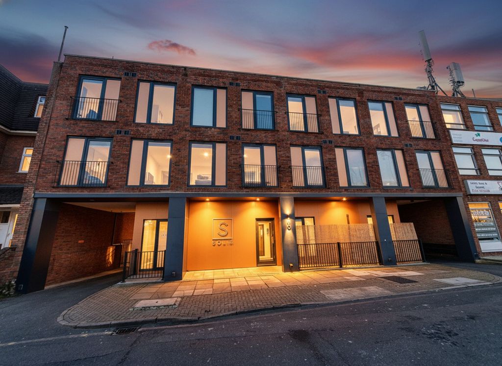 Property photo 1 of 6