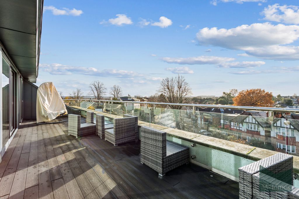 Property photo 3 of 12