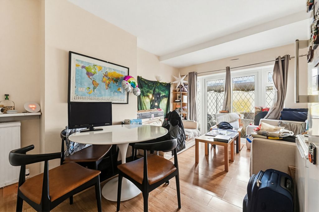 Property photo 3 of 13 Picture No. 02