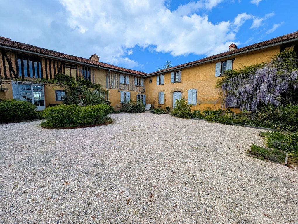 Property photo 1 of 32