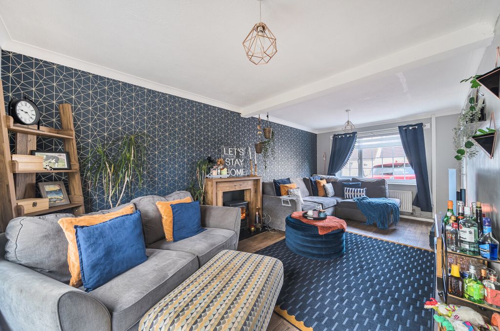 Property photo 3 of 14 Sitting Room