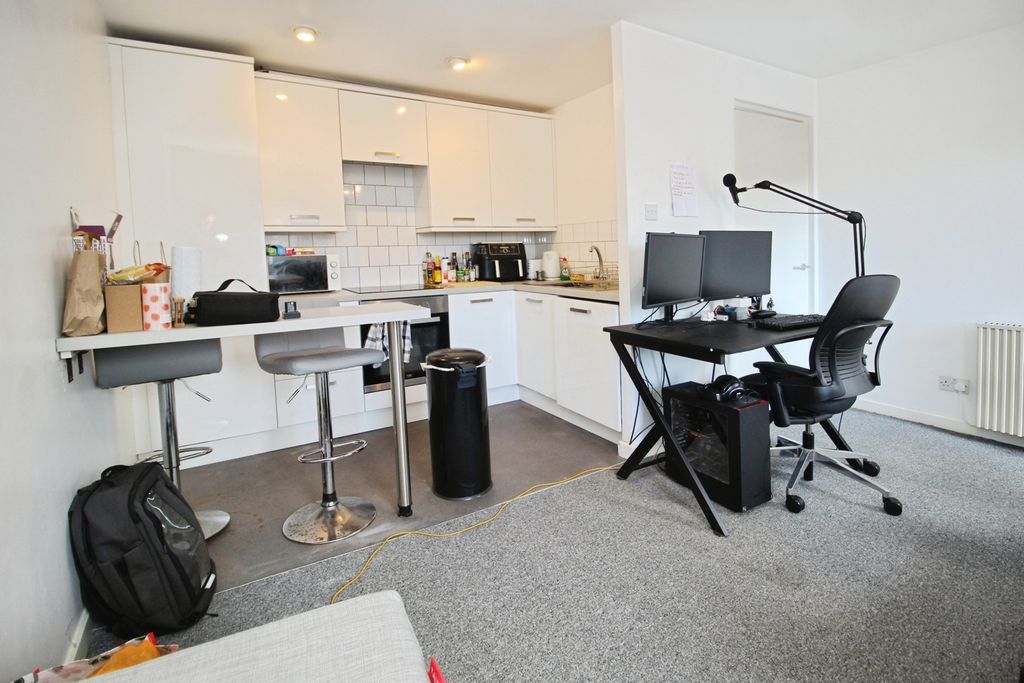 Property photo 3 of 13 Pbox-Img.Jpg