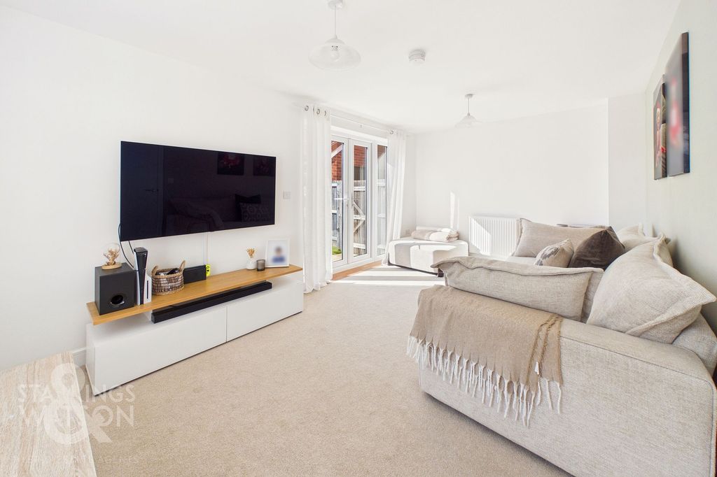 Property photo 2 of 19