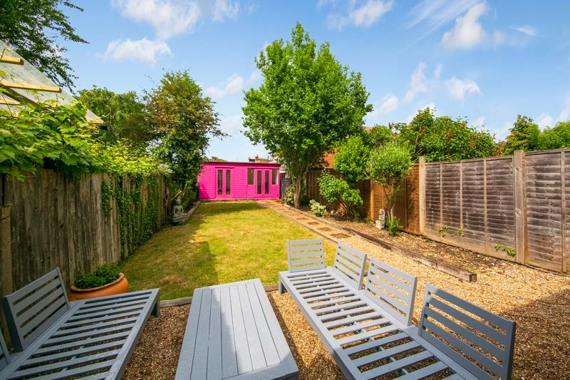 Property photo 2 of 12 Garden
