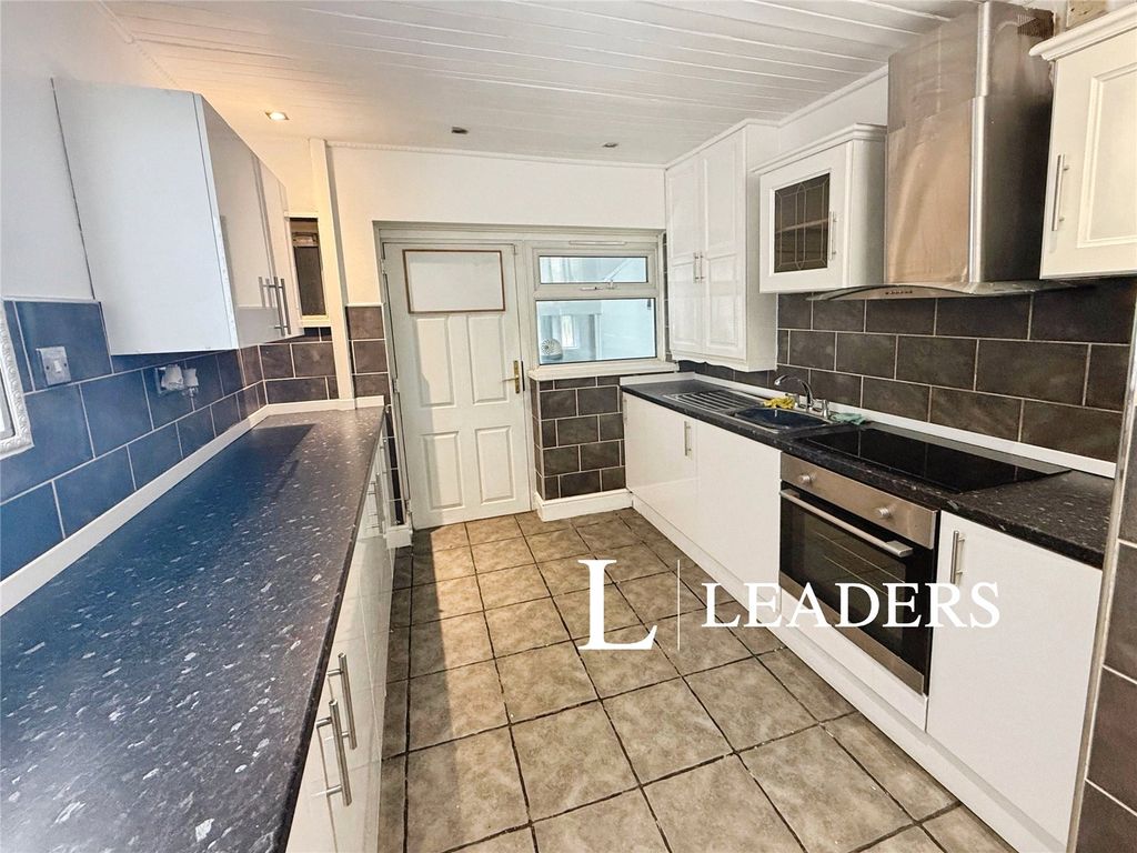Property photo 3 of 12 Picture No. 02