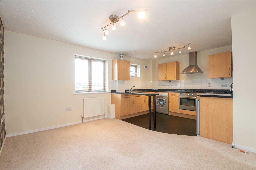 Property photo 3 of 11