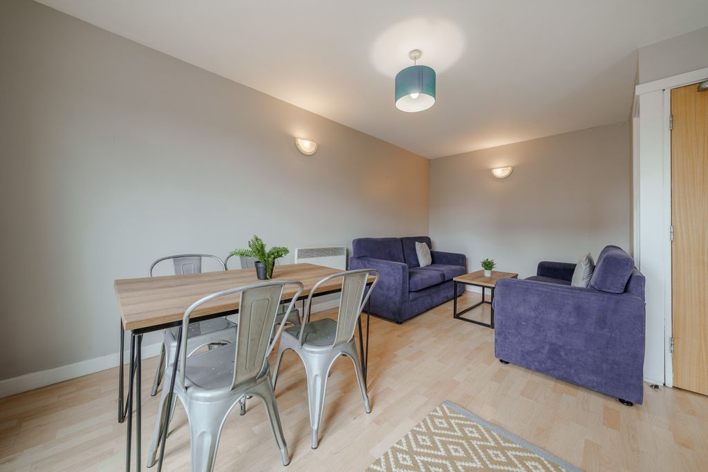 Property photo 1 of 7 Photo 0