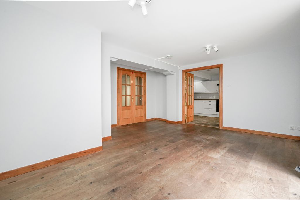 Property photo 3 of 19 Property Image 3
