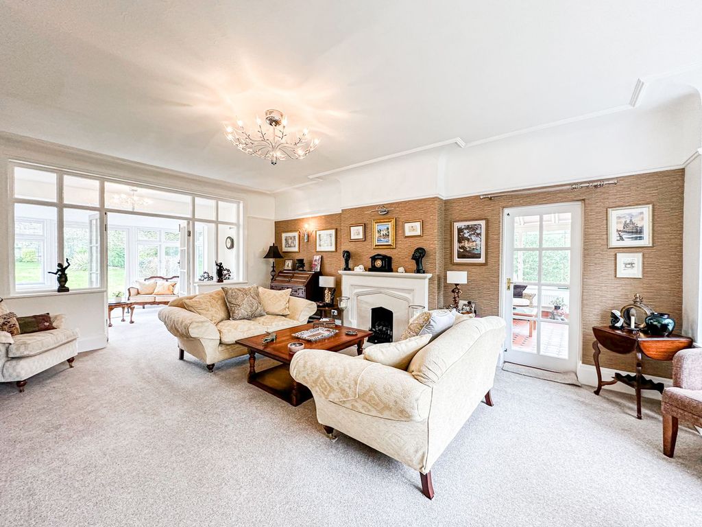 Property photo 2 of 31