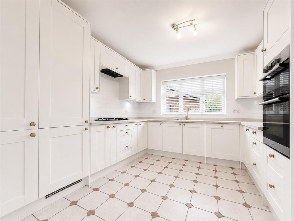Property photo 2 of 22 Kitchen