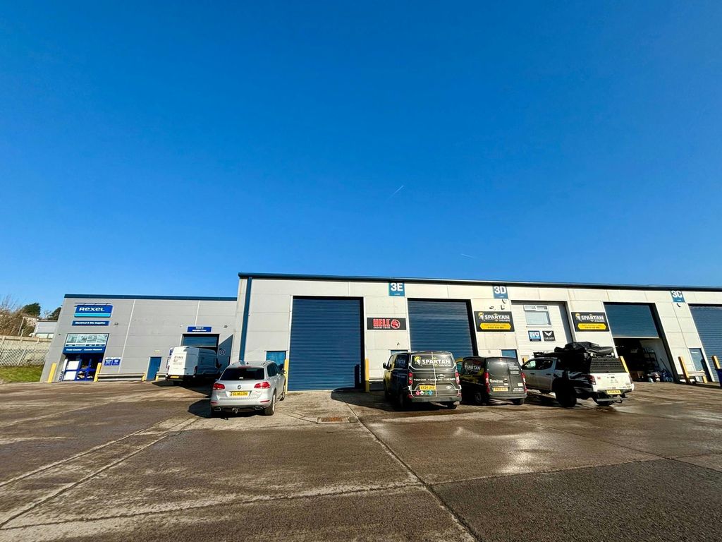 Property photo 2 of 7 3E Albany Newport 00.Jpg