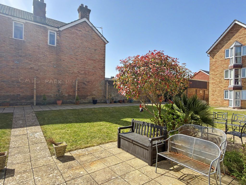 Property photo 2 of 20