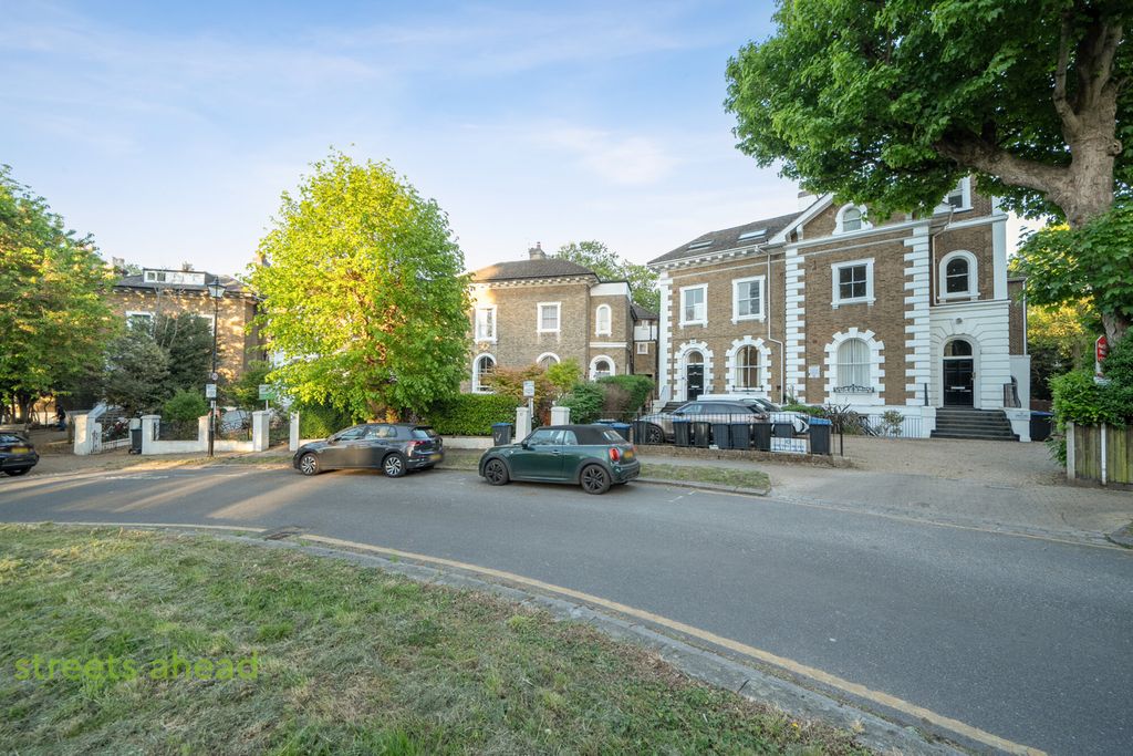 Property photo 1 of 16 0c560E0d-F705-452...