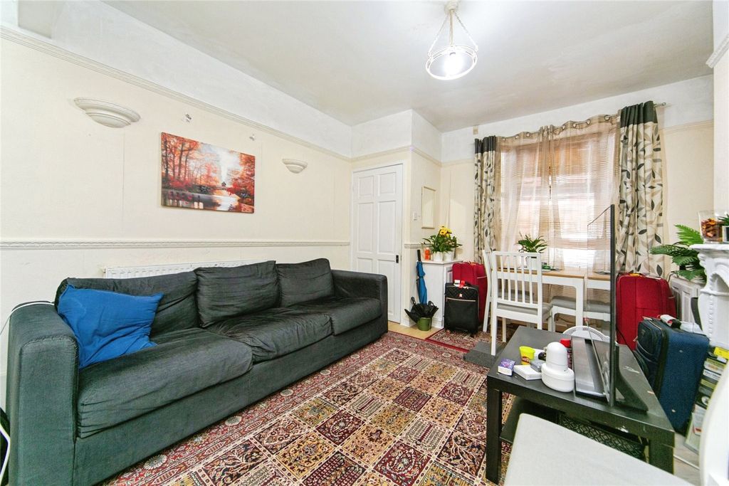 Property photo 3 of 17 Picture No. 32