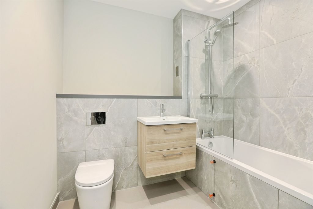 Additional image 10 of 1 bed flat for saleGoods Yard, Edenbridge TN8