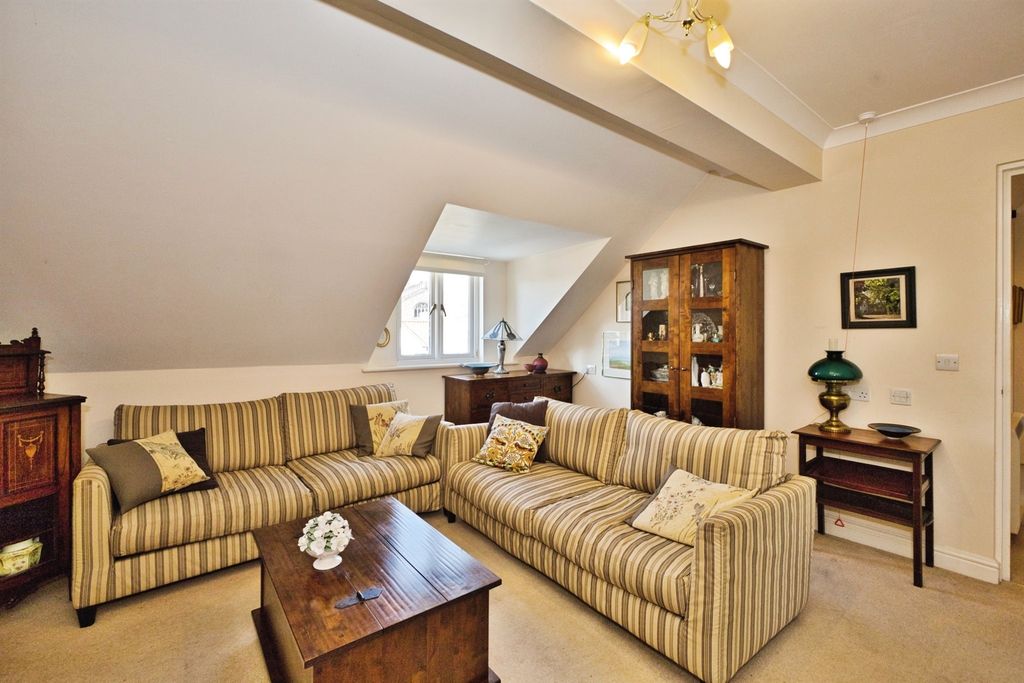 Property photo 3 of 17